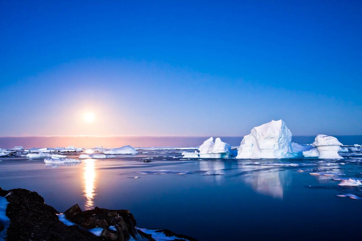 International Ice Patrol tracks icebergs from space