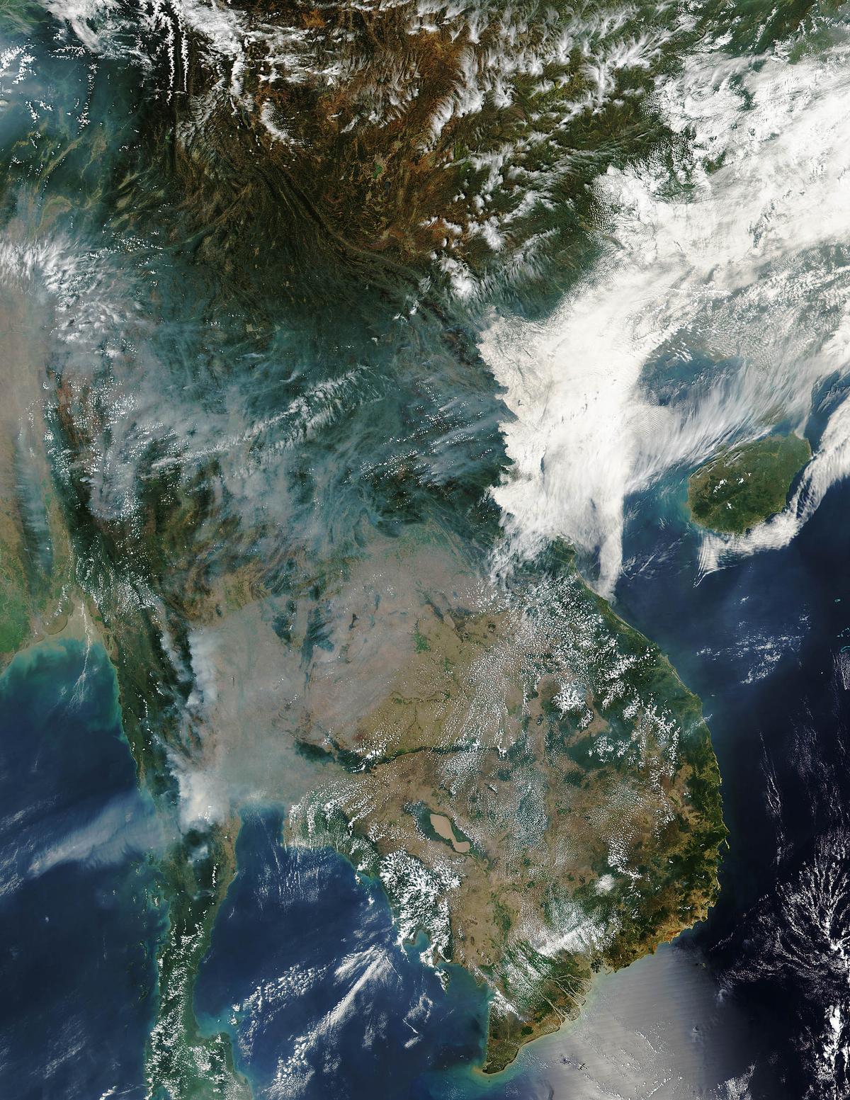 2016/09/indochina-peninsula-smoke-fires_1-1big_SuomiNPP.jpg