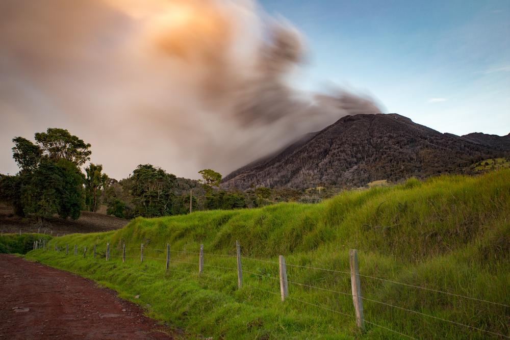 Meteor flies over active volcano in Costa Rica
