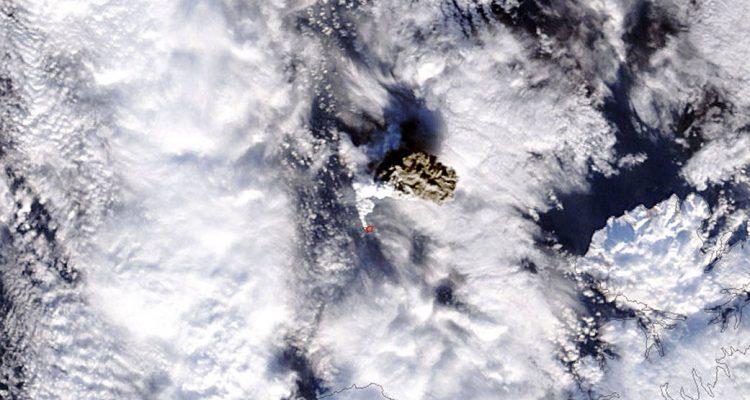 Bogoslof Volcano captured erupting again