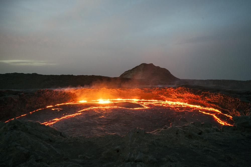New fissure eruptions leak lava at Erta Ale volcano