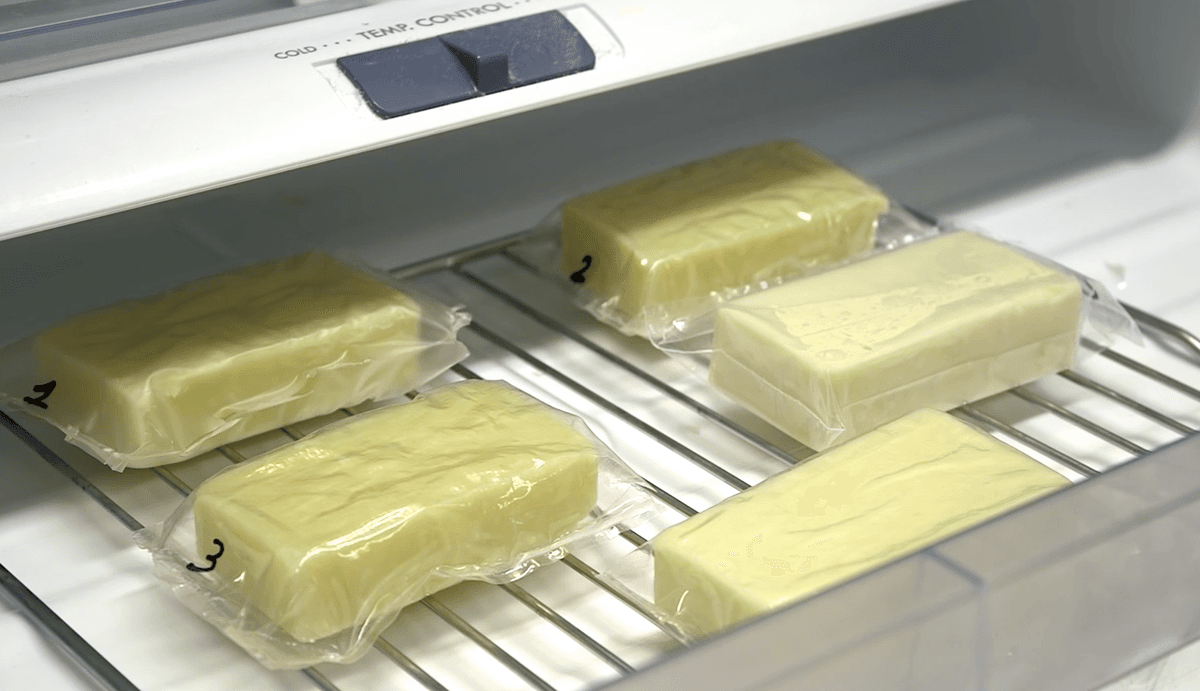 Edible and biodegradable food packaging replaces plastic