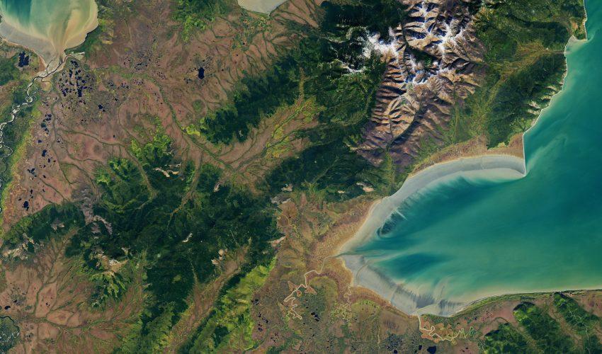 Russia’s stunning Bay of Whales from above