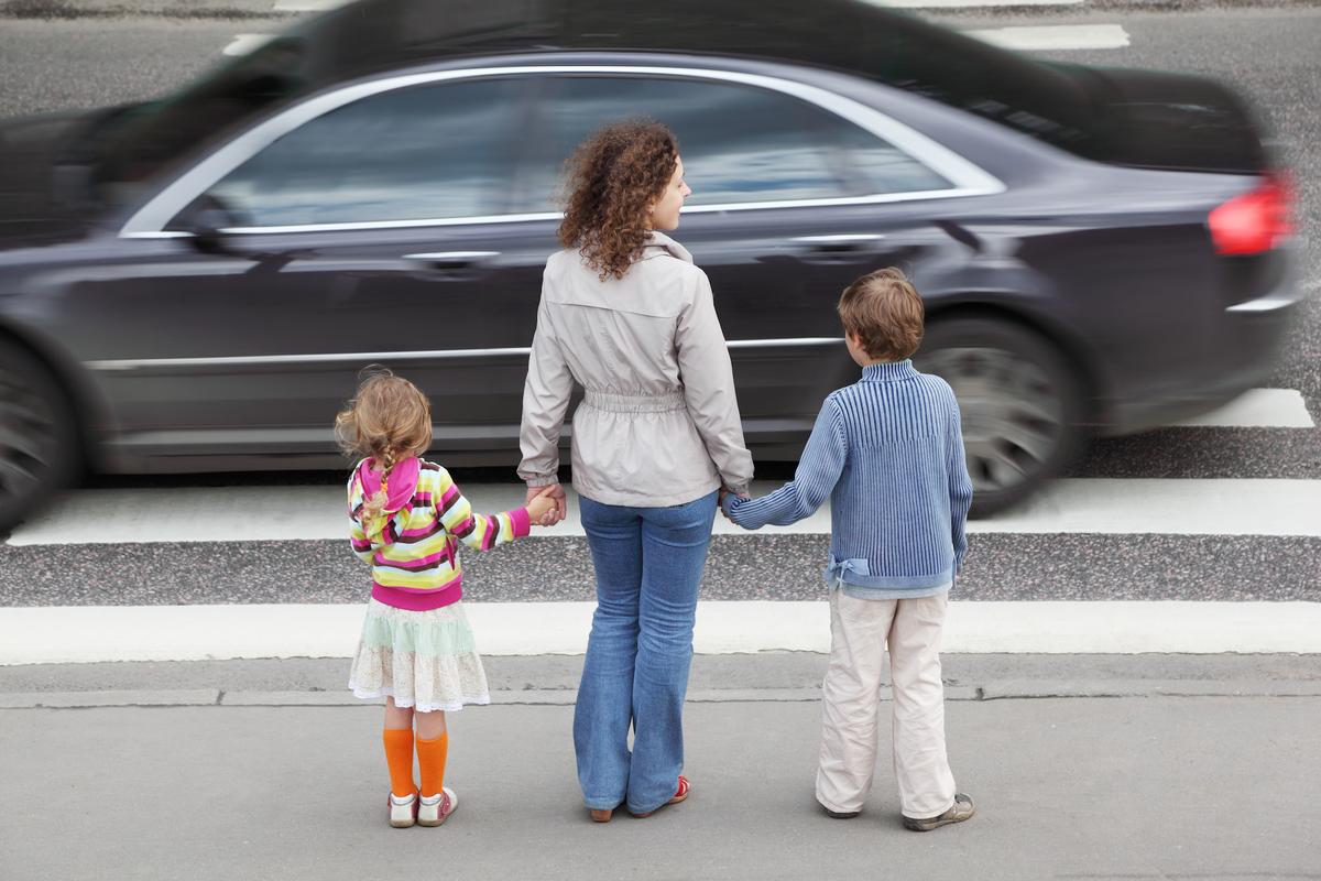 Why do children have such a hard time crossing the street safely?