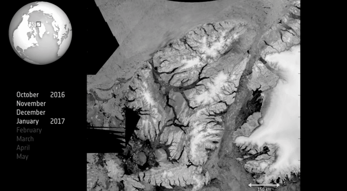 Arctic sea ice flushed into the Nares Strait