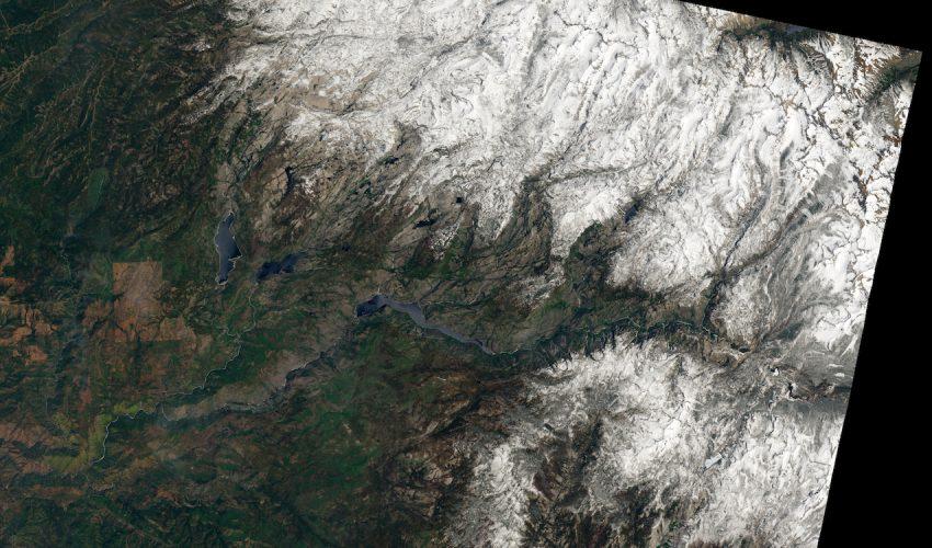 Sierra Nevada Snowpack Remains Intact