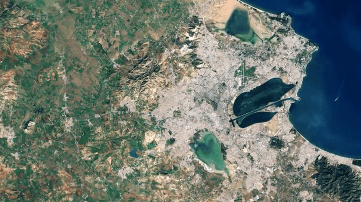 The city of Tunis in northern Africa