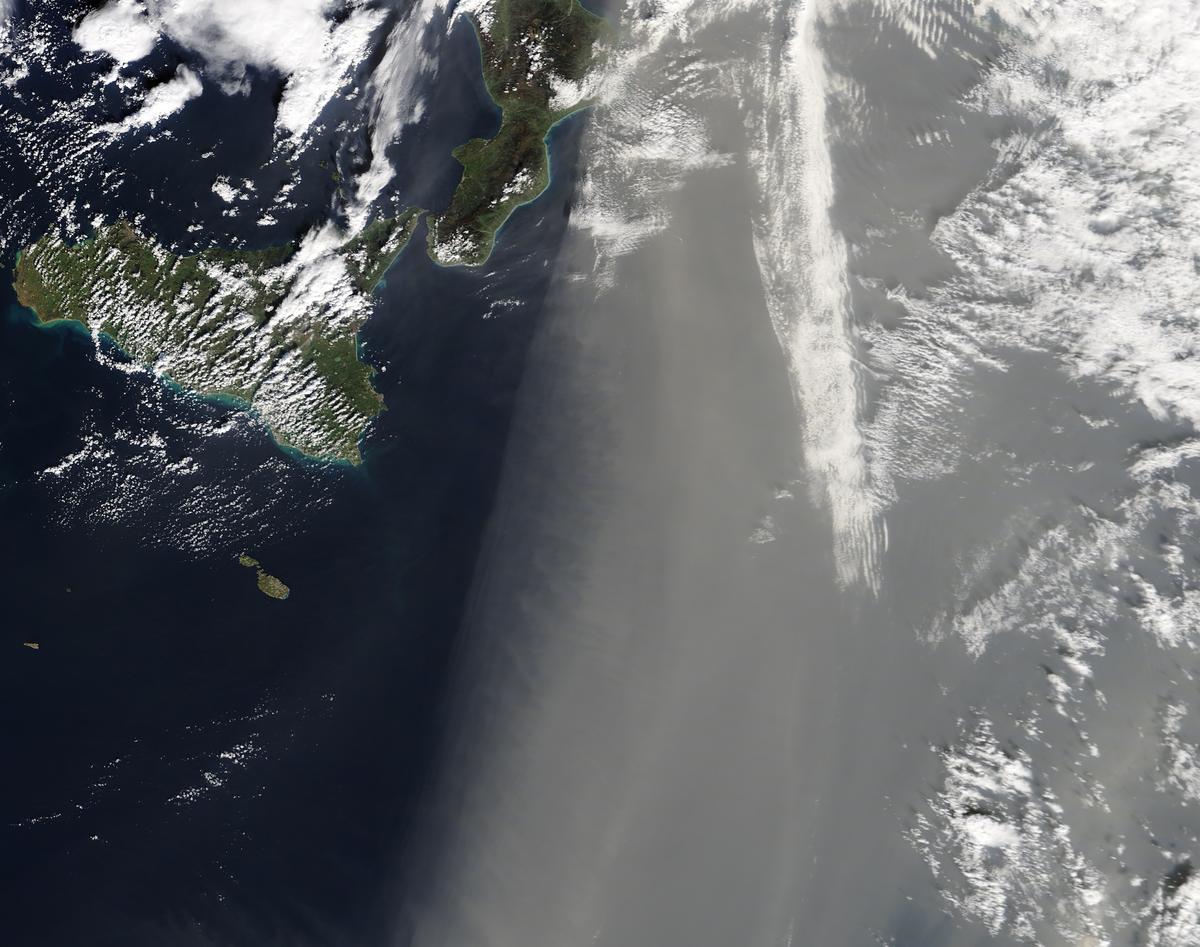 2018/02/Dust-storm-above-the-Mediterranean-Sea.jpg