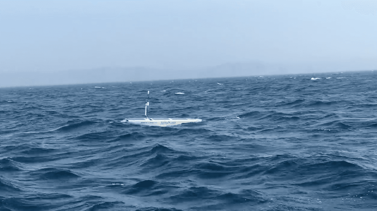 New autonomous boat monitors ocean conditions