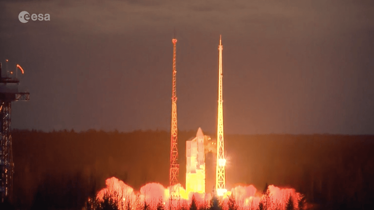 Sentinel-3B lifts off into space