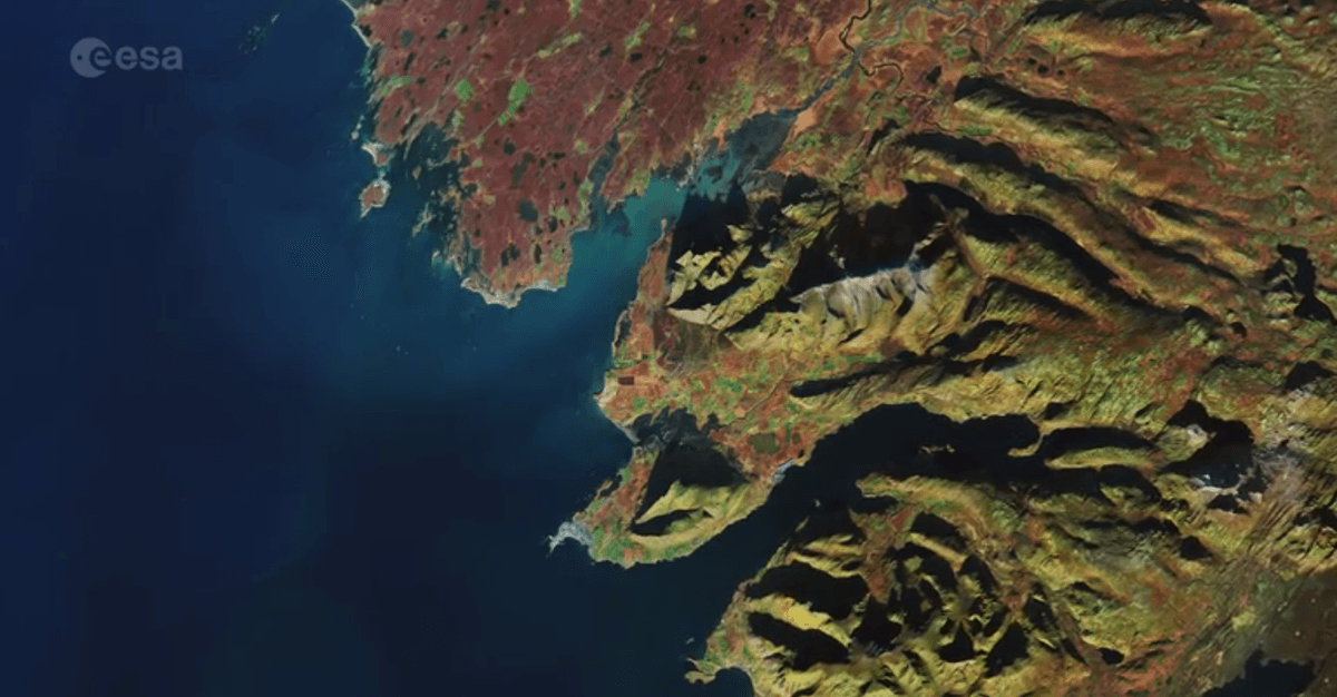 A tour of Iceland from space