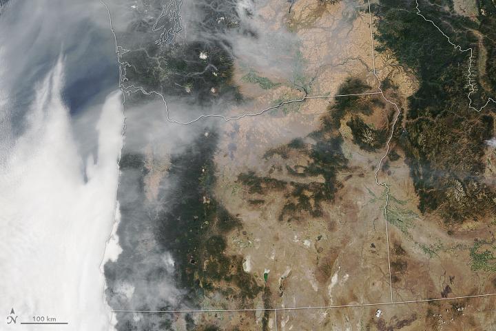 Wildfire smoke hovers over Oregon