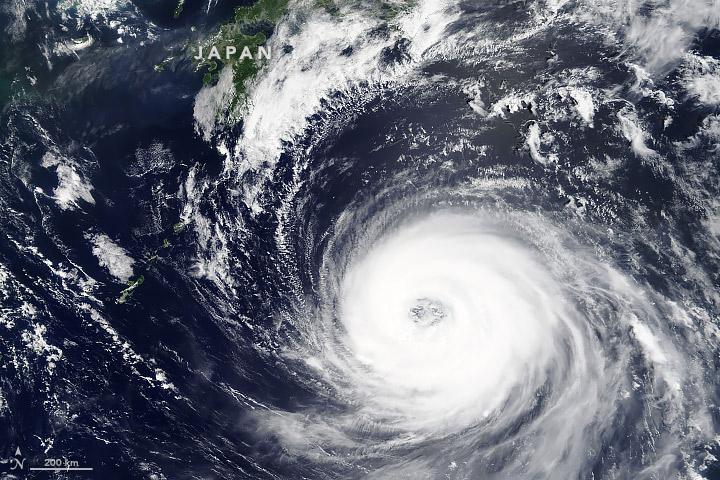Typhoon Soulik heads toward Japan