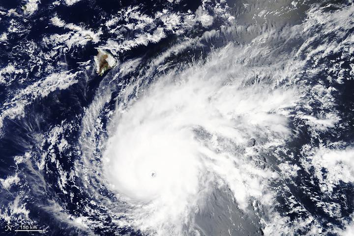Hurricane Lane charges toward the Hawaiian Islands