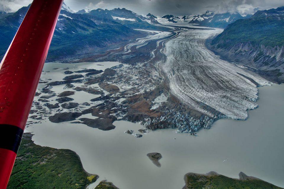 Operation IceBridge monitors glaciers in Alaska