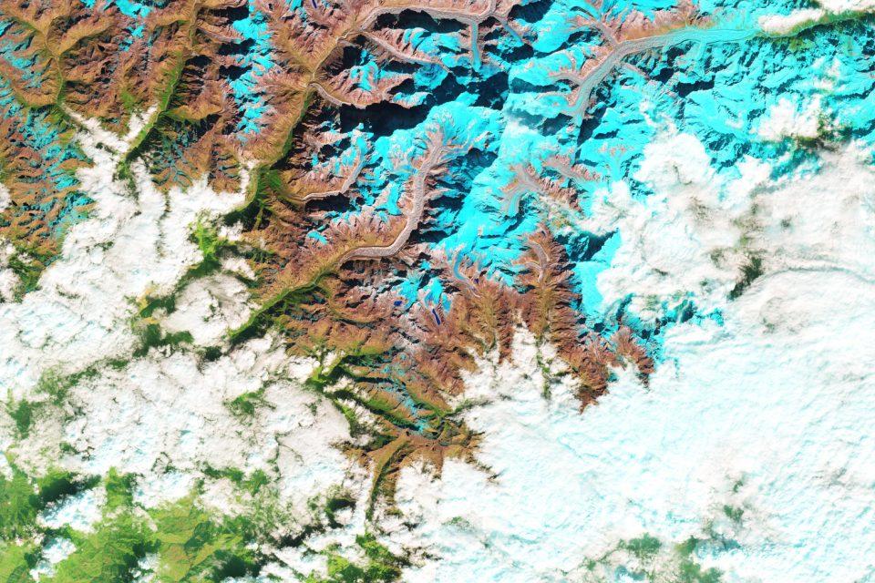 Glacial lakes continue to expand