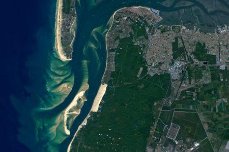 2020/05/Dune_of_Pyla_France_pillars.jpg