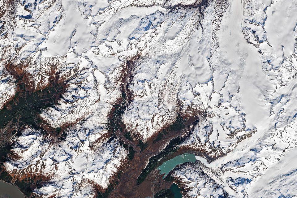 Warm weather triggers a landslide in Alaska