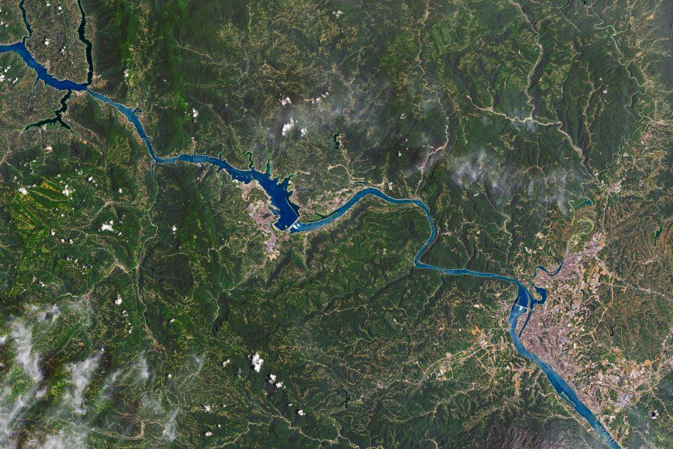 Catastrophic flooding continues in China