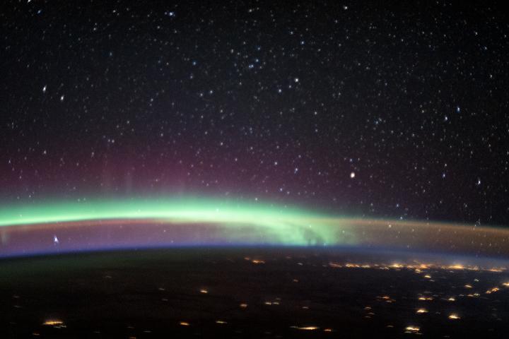 Striking display of the northern lights and airglow