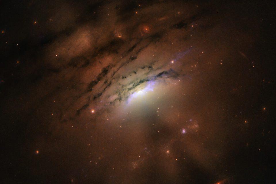 Galaxy IC 5063 puts on a stunning light show