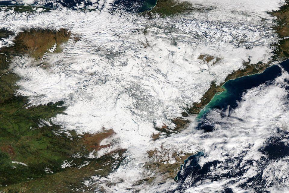 Rare winter storm covers Spain in snow