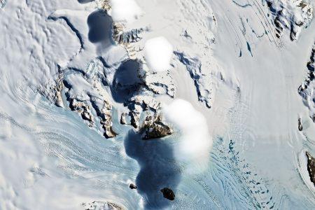 antactica_oli_2020364_lrg2.jpg