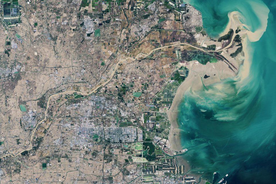 The constant rise and shift of the Yellow River