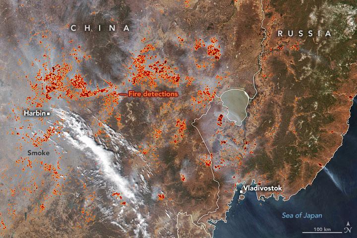 Burning crop fields in Heilongjiang province