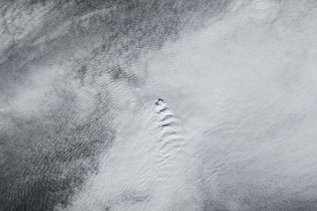 iceland_oli_2021120_lrg.jpg