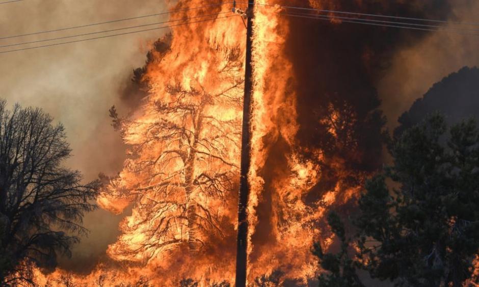 Extreme heat triggers fires in Arizona