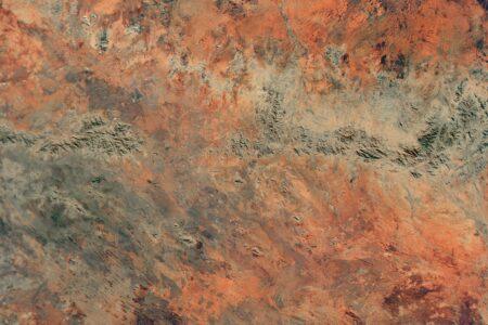 uluru_hwk_2021171_lrg2.jpg