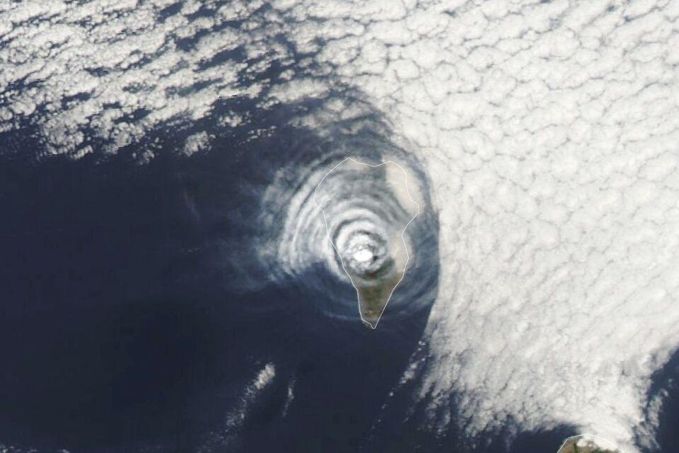 Cumbre Vieja eruption continues in the Canary Islands