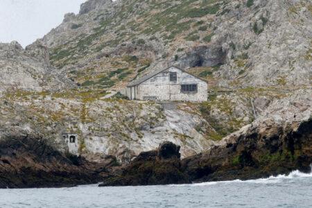 2021/10/buildingsontheFaralloneIslands-768w.jpg