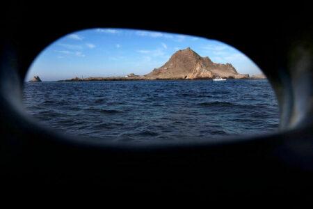 2021/10/approachingtheFaralloneIslands-768w.jpg