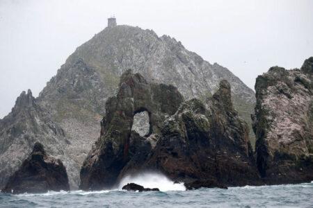 2021/10/viewoflighthouseonFarallonislands-768w.jpg