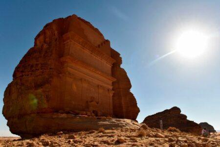 2021/10/33..Qasr-al-Farid-tomb-768w.jpg