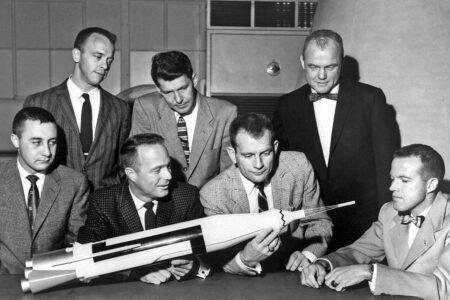 2021/11/gordon-cooper-nasa-ship.jpg