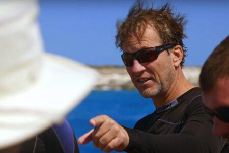 2021/11/gordon-cooper-pointing.jpg