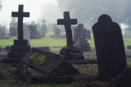 2021/11/14-cemetery-768w.jpg