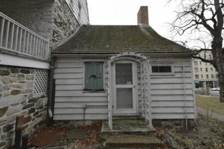 2021/11/38a-Dyckman-Farmhouse-exterior-768w.jpg