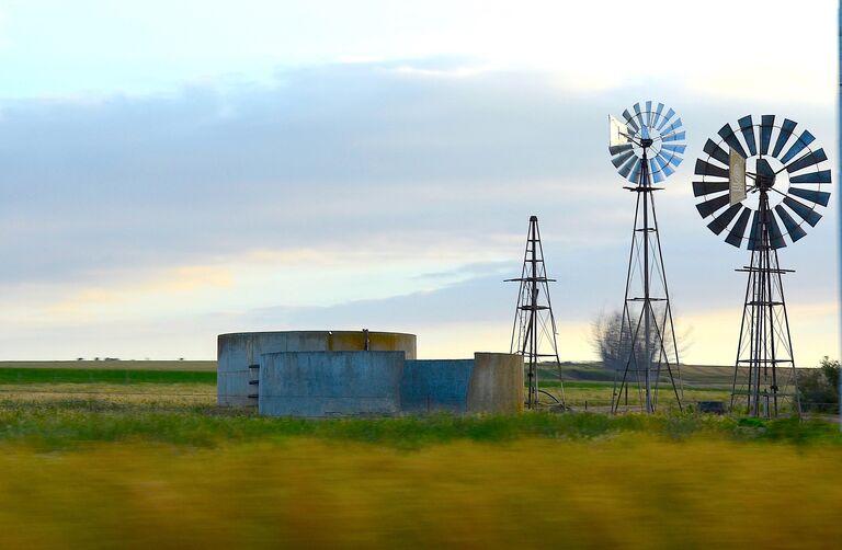 Wind pumps