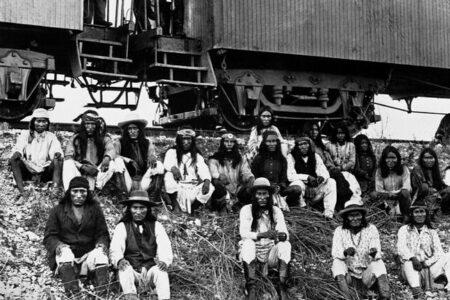 2022/01/38..Apache-prisoners-768w.jpg
