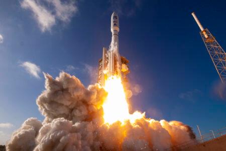 goest_launch_photo_lrg.jpg