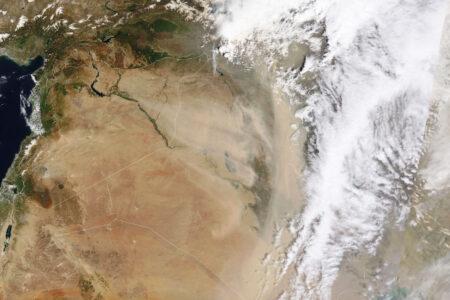 iraqdust_tmo_202299_lrg.jpg