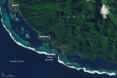 2022/07/teahupo_oli2_2022122.jpg