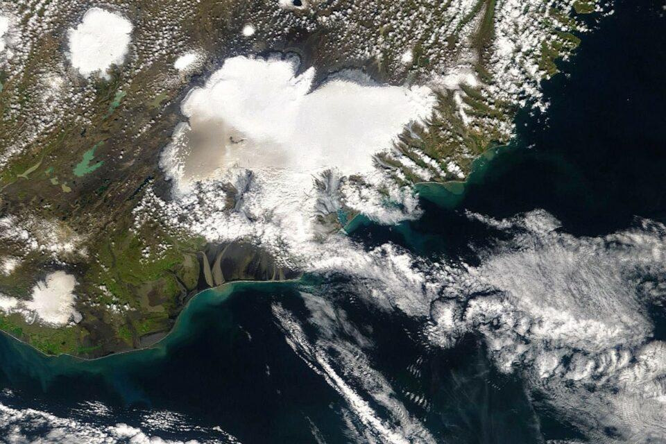 The Vatnajökull ice cap in Iceland appears gray