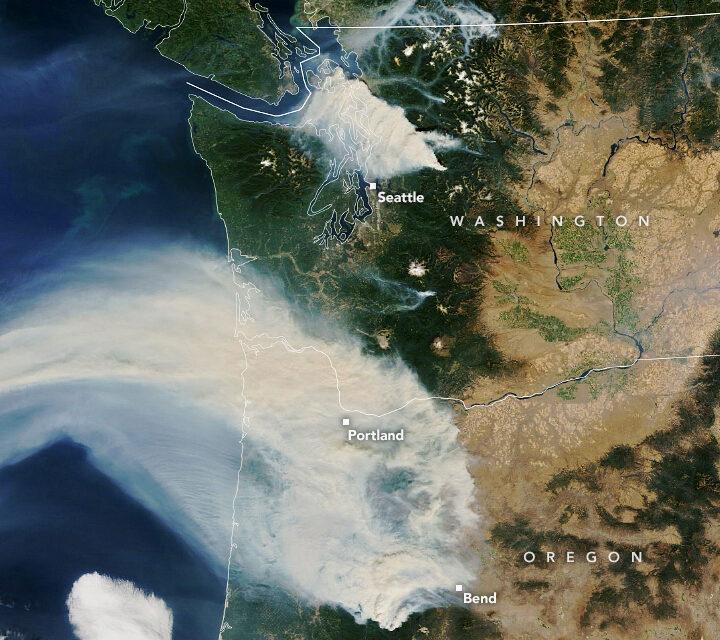Heavy smoke lingers over Washington state