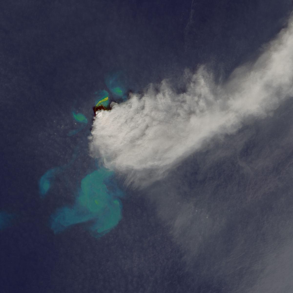 nishinoshima_oli2_2022279_lrg.jpg