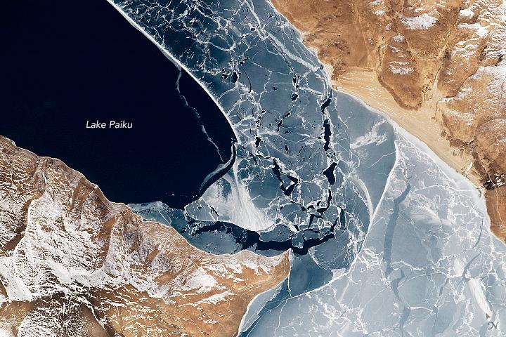 Lake Paiku on the Tibetan Plateau